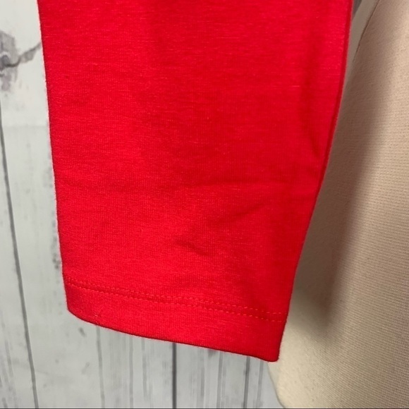 Victoria Sport | red crop top - Picture 3 of 11